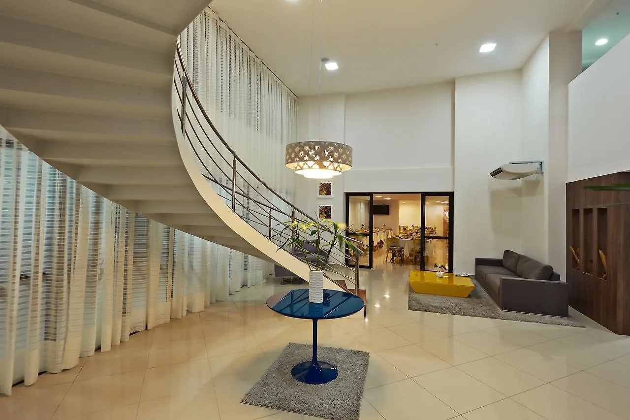 Comfort Hotel & Suites נטאל